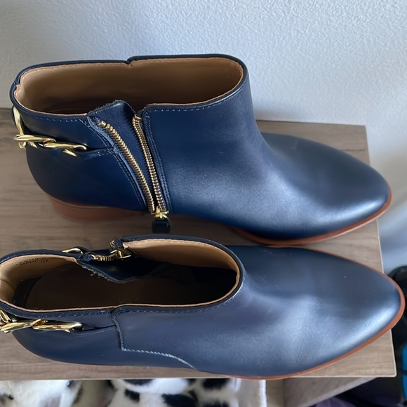 TALBOTS Chic ANKLE BOOT VIA CHAINLINK VACHETTA SIZE 7M Blue Leather superior - Picture 4 of 10
